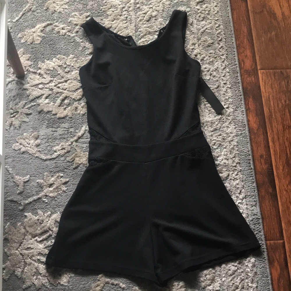 🖤Black romper🖤